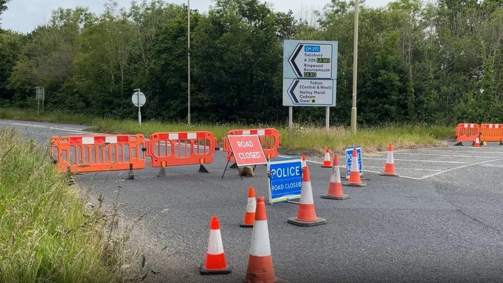 A326 Accident Today: Totton crash between car and lorry, both directions closed