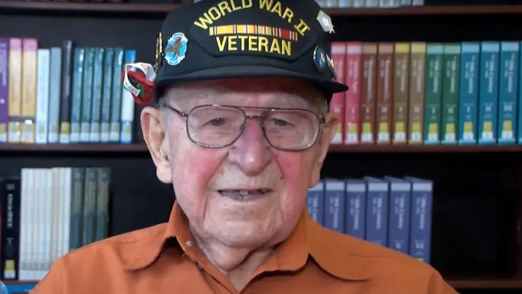 Robert 'Al' Persichitti Death: 102-year-old Decorated WW2 hero has died on way to D-Day anniversary